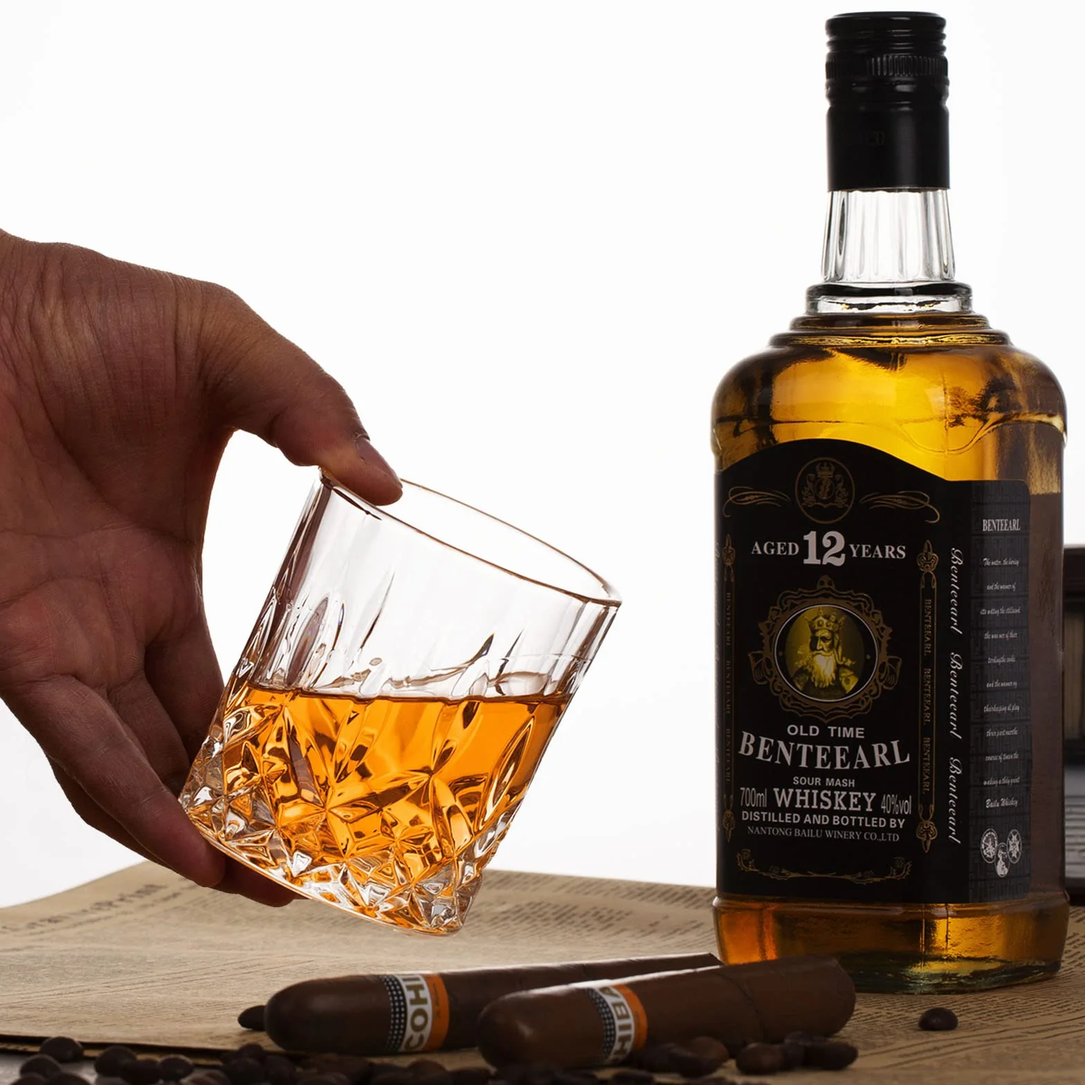 Szklanka do whisky, zestaw 4 szt. (2 kryształowe szklanki, 2 duże foremki do lodów) w pudełku prezentowym – szklanki do whisky 300 ml do szkockiego koktajlu, rumu, koniaku, wódki, likierów, wyjątkowe