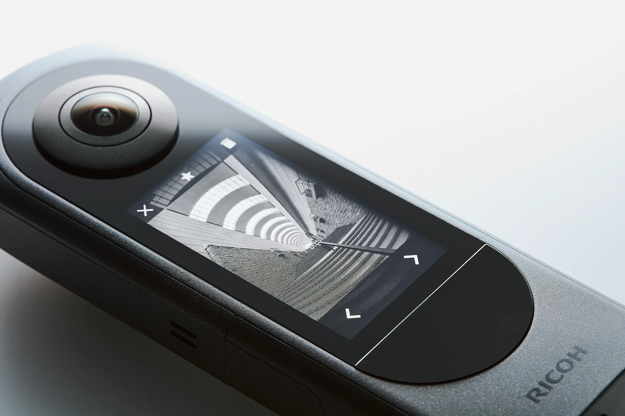 Ricoh Kamera 360 Stopni THETA X 2023, Obraz w Rozdzielczości ok. 60M, 5,7K 360, Ekran Dotykowy, Wymienna Bateria, Zewnętrzna Karta Pamięci
