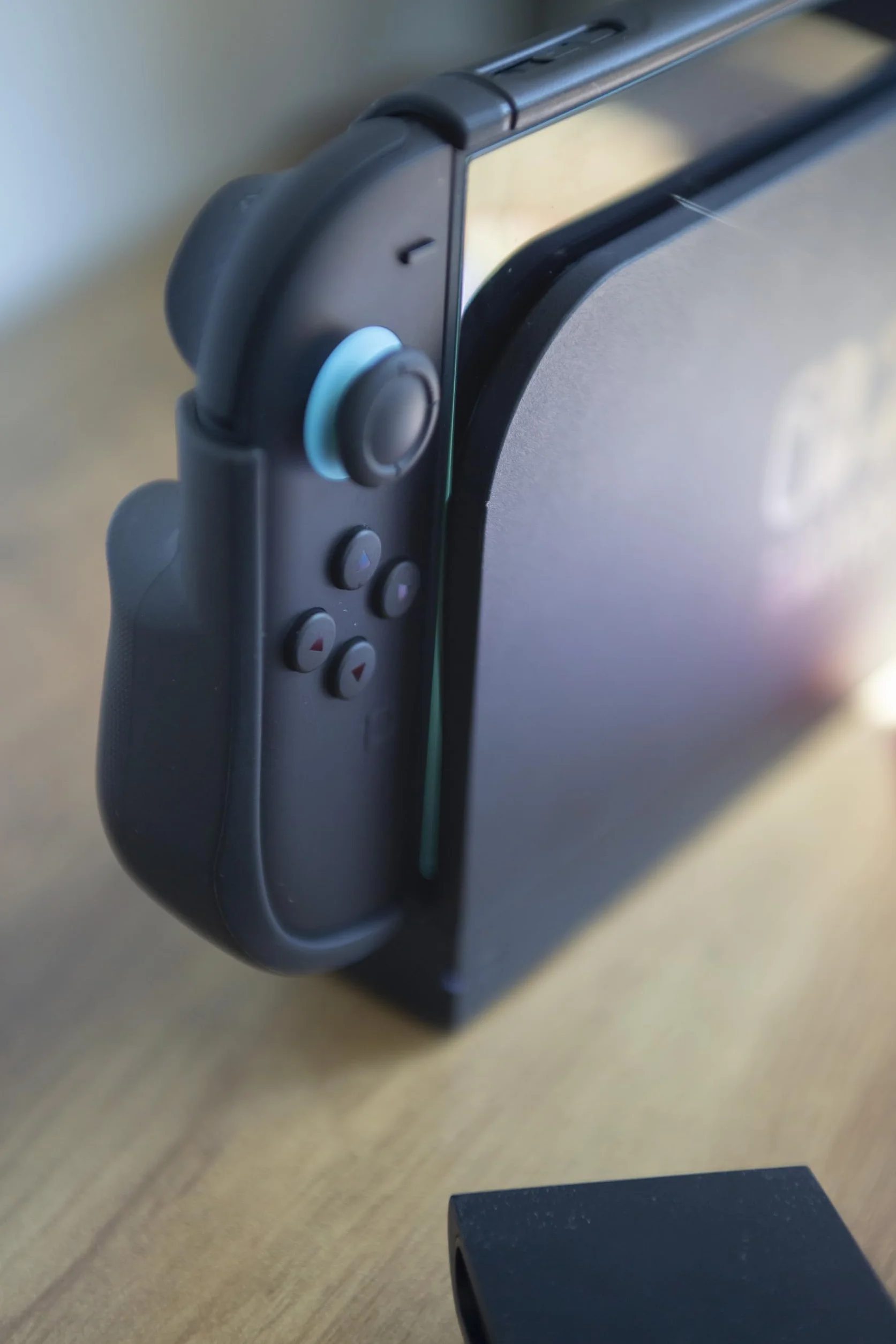 STEALTH Etui na kontroler z klipsem kompatybilne z Switch 2, trwałe i lekkie