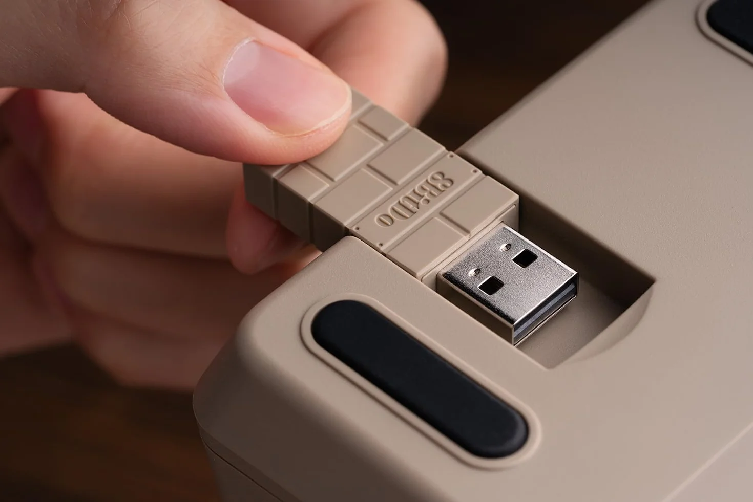 8BitDo Mechaniczna podkładka numeryczna retro 18, Bluetooth, 2,4G, przewodowa klawiatura numeryczna dla Windows i Android, edycja C64