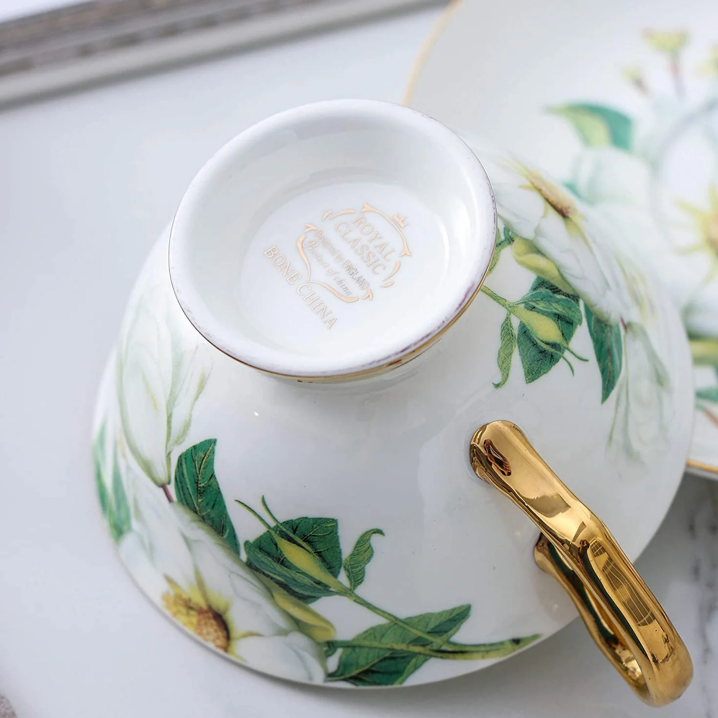 Kamelia porcelana kostna 3-częściowy zestaw kubków i spodków z łyżeczkami ceramiczny do kawy herbaty