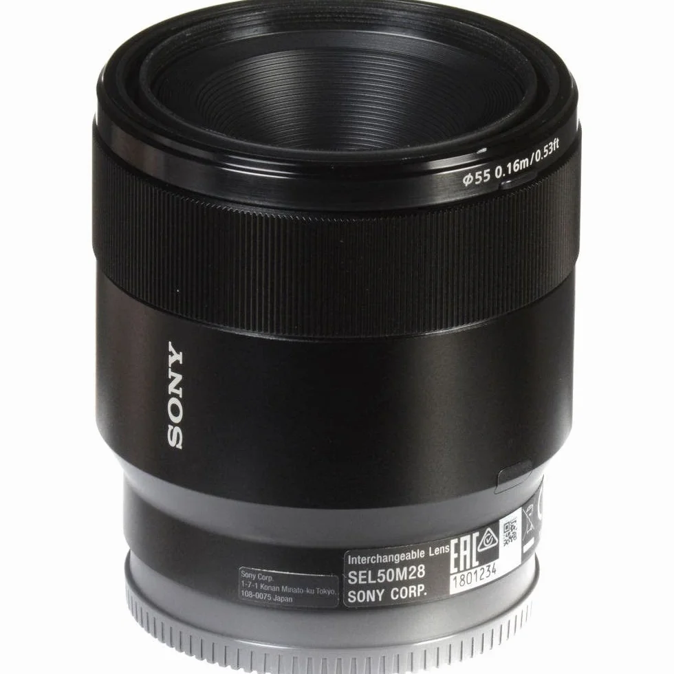 Sony FE 50 mm F2.8 Macro, stałoogniskowy obiektyw macro z mocowaniem typu E, odpowiedni do serii aparatów pełnoklatkowych (a7, a9, a1), czarny. (SEL50M28.SYX)