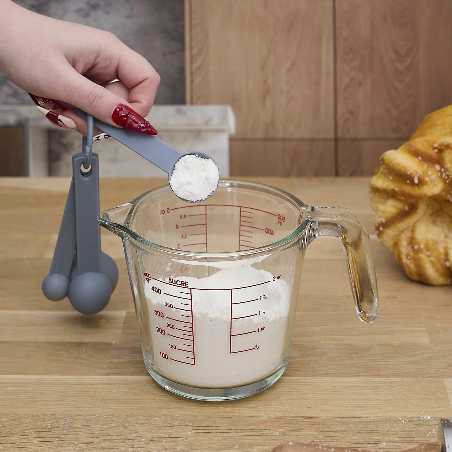 LILY COOK, KP0064, Zestaw 5 czarnych łyżek miarowych, precyzyjnych i ergonomicznych, idealne do płynów i substancji stałych, praktyczne przechowywanie, nowoczesny design, rozmiar, kolor czarny