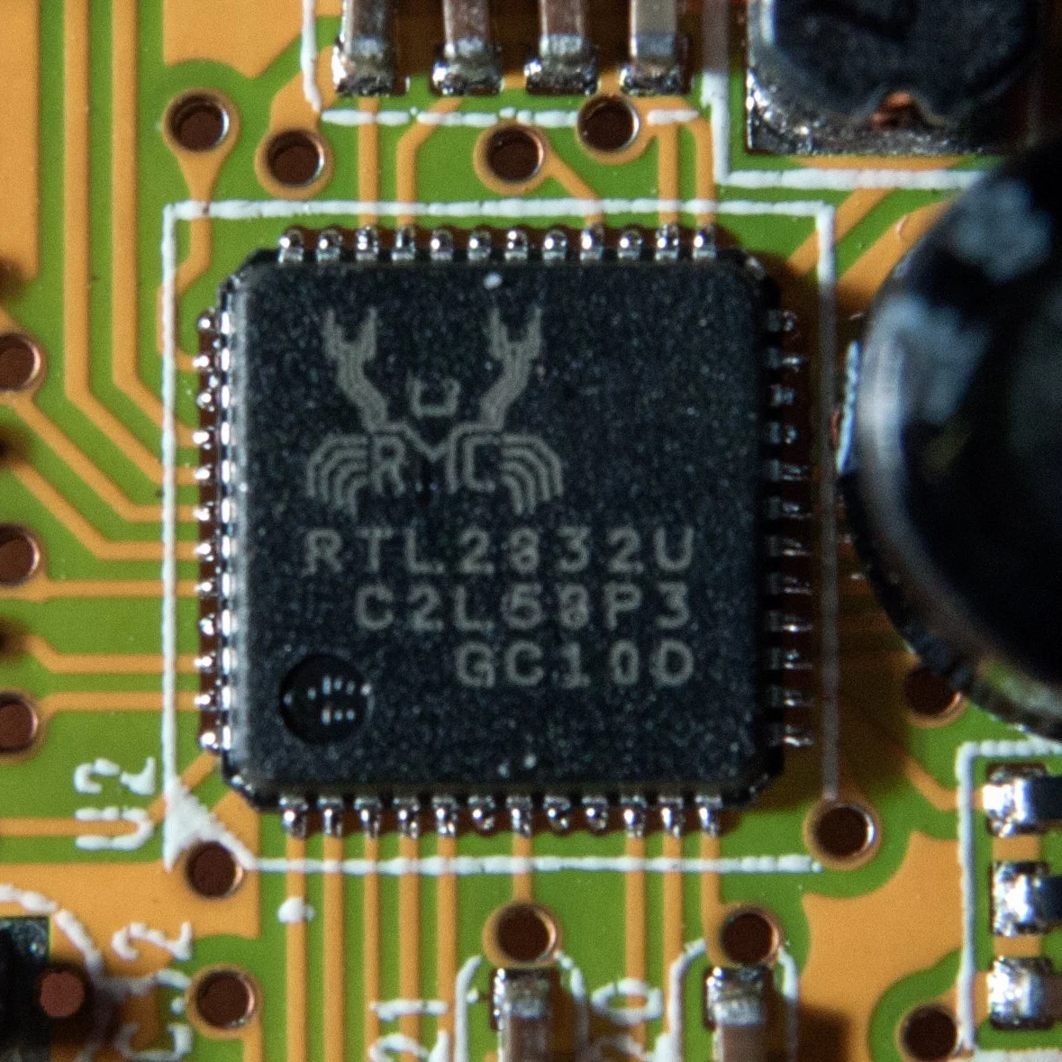 Zestaw odbiorników NESDR Mini 2 USB RTL-SDR i ADS-B, tuner RTL2832U i R820T2, wejście MCX. Tanie radio definiowane programowo, kompatybilne z wieloma pakietami oprogramowania SDR. Tuner R820T2 i
