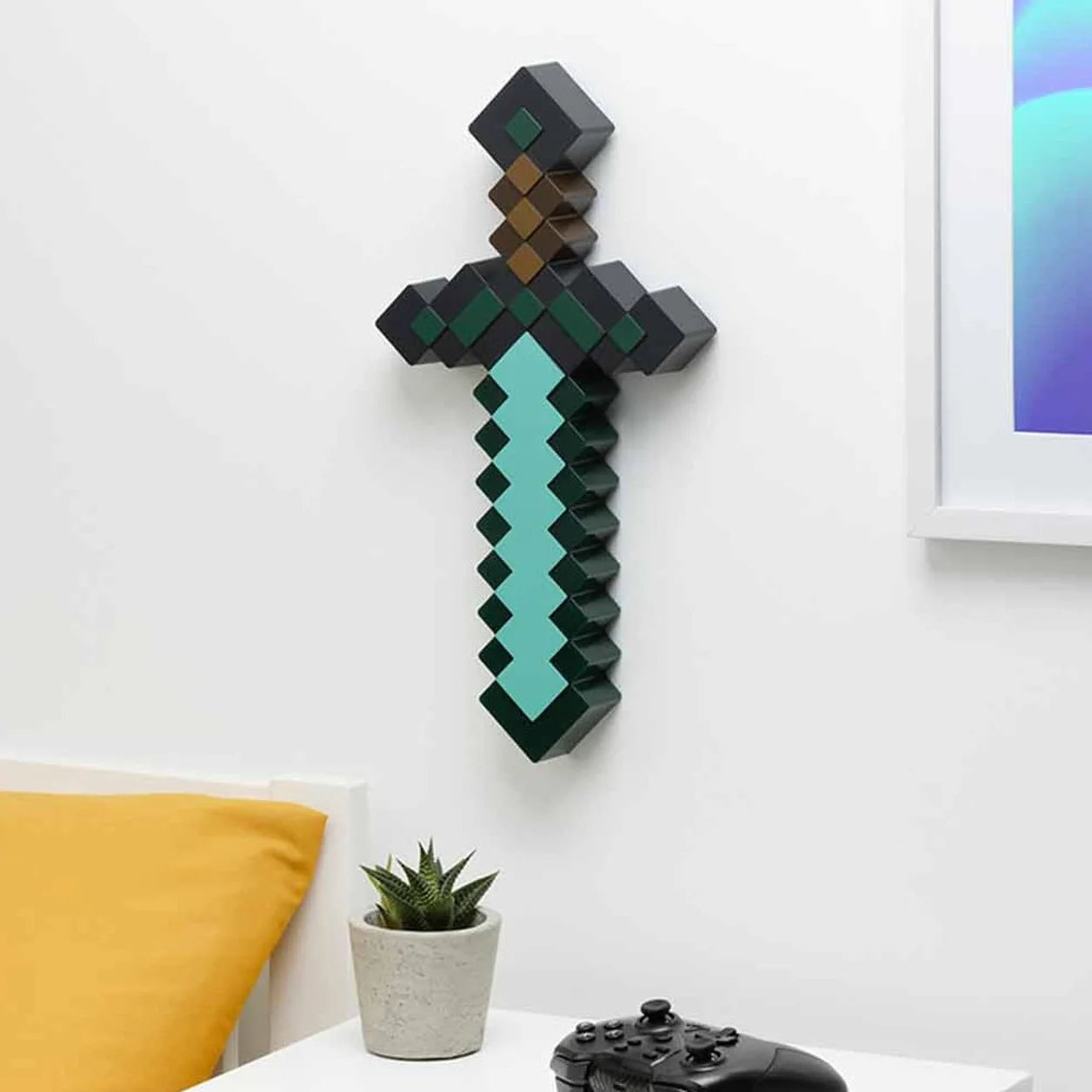 Paladone Minecraft Diamentowy miecz świetlny – 3 dynamiczne tryby świecenia – oficjalnie licencjonowany Minecraft dekoracja pokoju i przedmiot kolekcjonerski