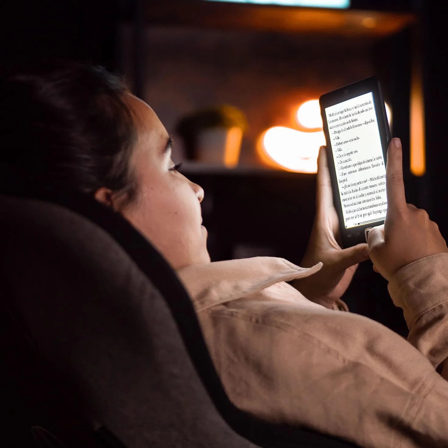 Woxter Scriba 195 Paperlight Black - eBook Reader 6 cali (1024 x 758, e-Ink Pearl, podświetlany wyświetlacz, EPUB, PDF, Micro SD, posiada ponad 4000 książek, tekstura naklejki) kolor czarny