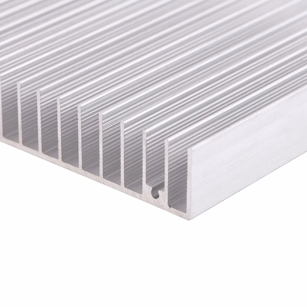 Radiator aluminiowy Dobra płetwa radiatora Chłodzenie przewodności cieplnej 100 * 100 * 18 mm