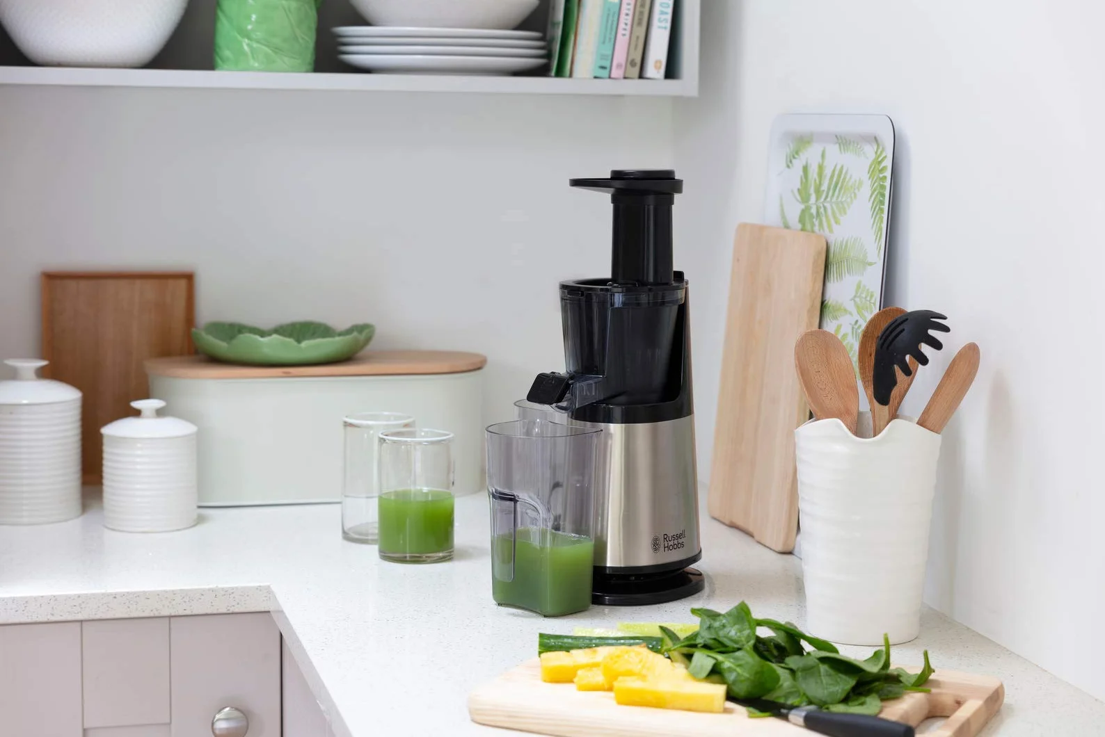 Russell Hobbs sokowirówka, wolnoobrotowa, 1 poziom prędkości, funkcja cofania, cicha, łatwe czyszczenie, blokada bezpieczeństwa, moc 150W, srebrna, czarna, Slow Juicer 25170-56