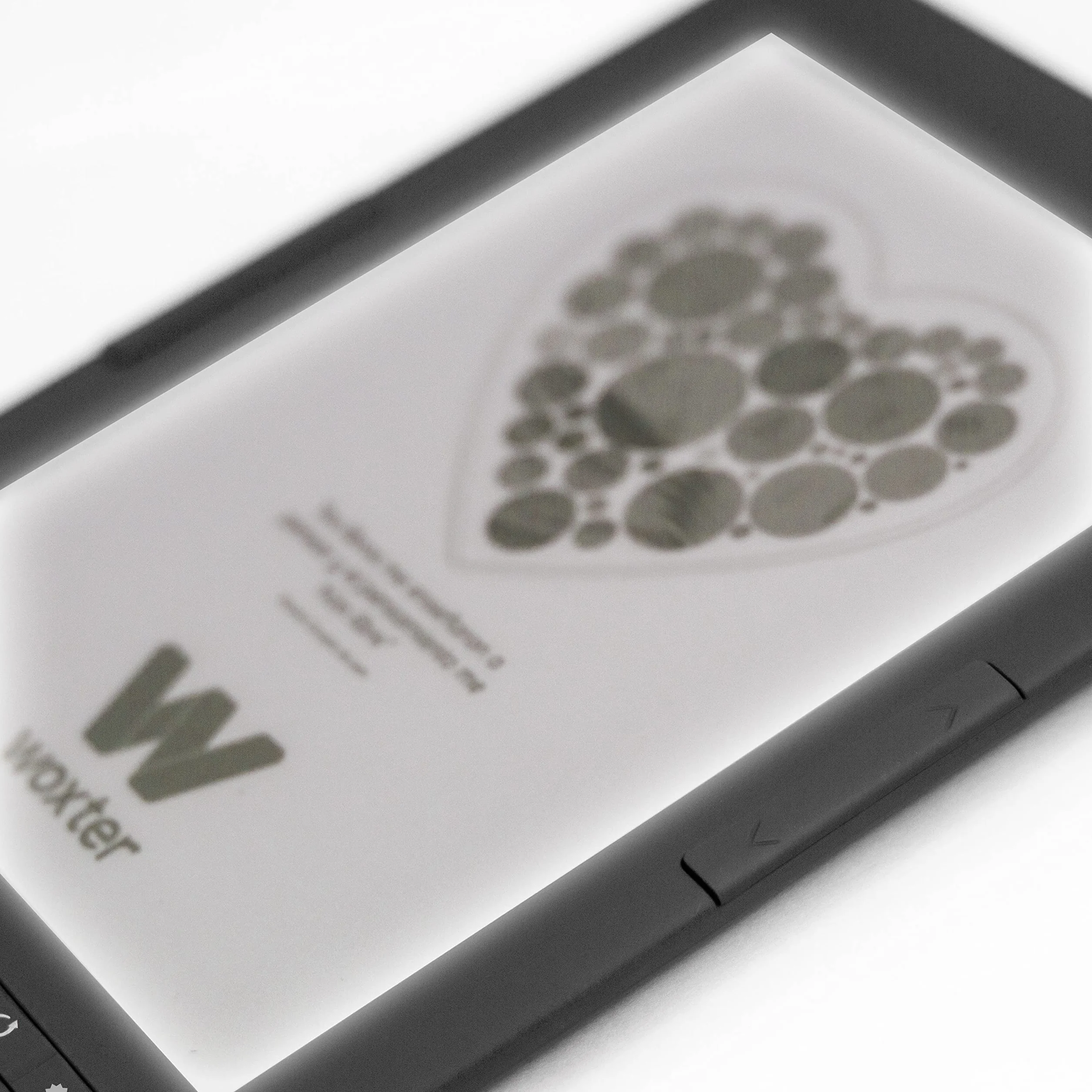 Woxter Scriba 195 Paperlight Black - eBook Reader 6 cali (1024 x 758, e-Ink Pearl, podświetlany wyświetlacz, EPUB, PDF, Micro SD, posiada ponad 4000 książek, tekstura naklejki) kolor czarny