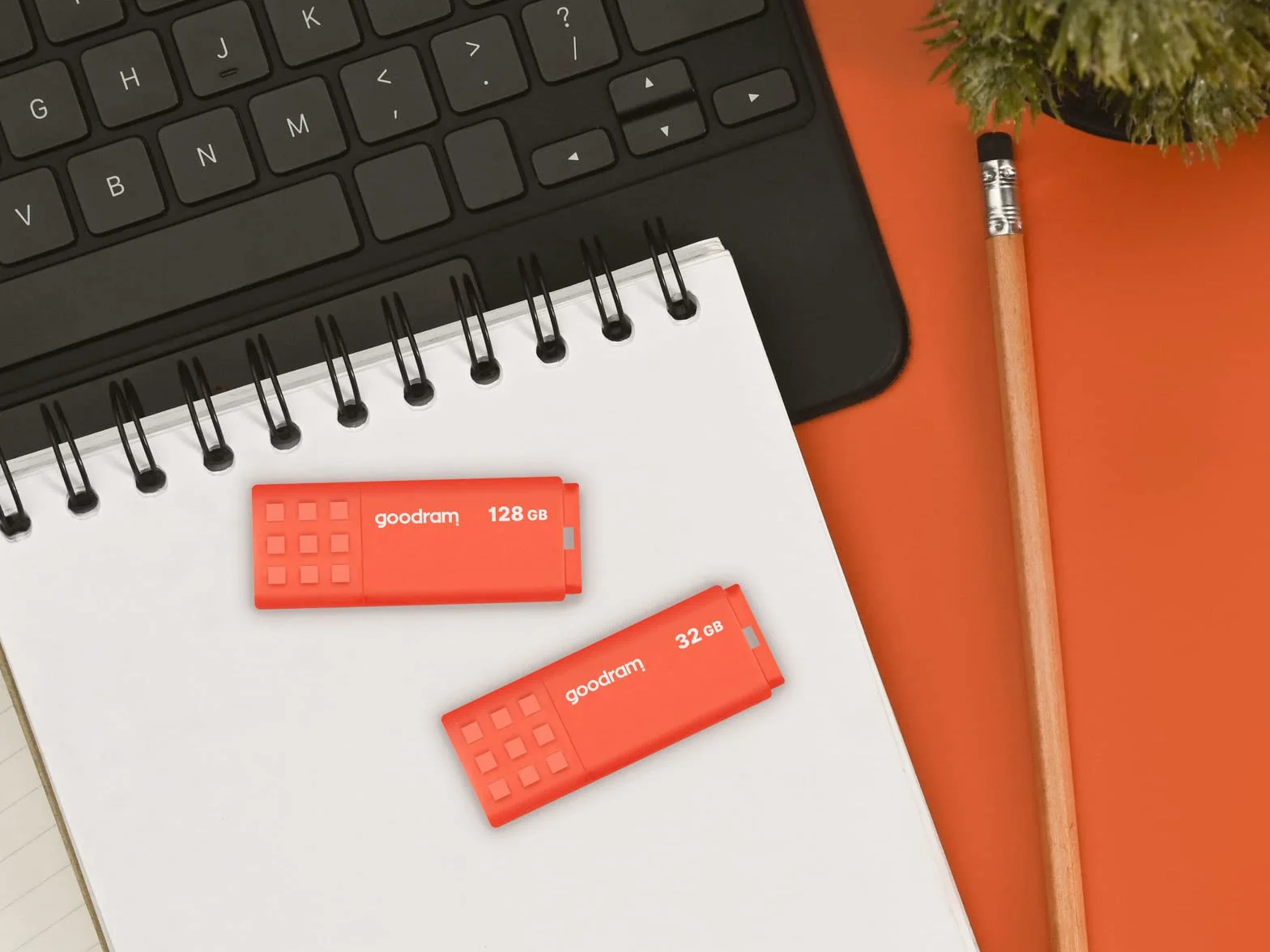 Goodram 5908267935767 Pendrive, Pomarańczowy, 32 GB