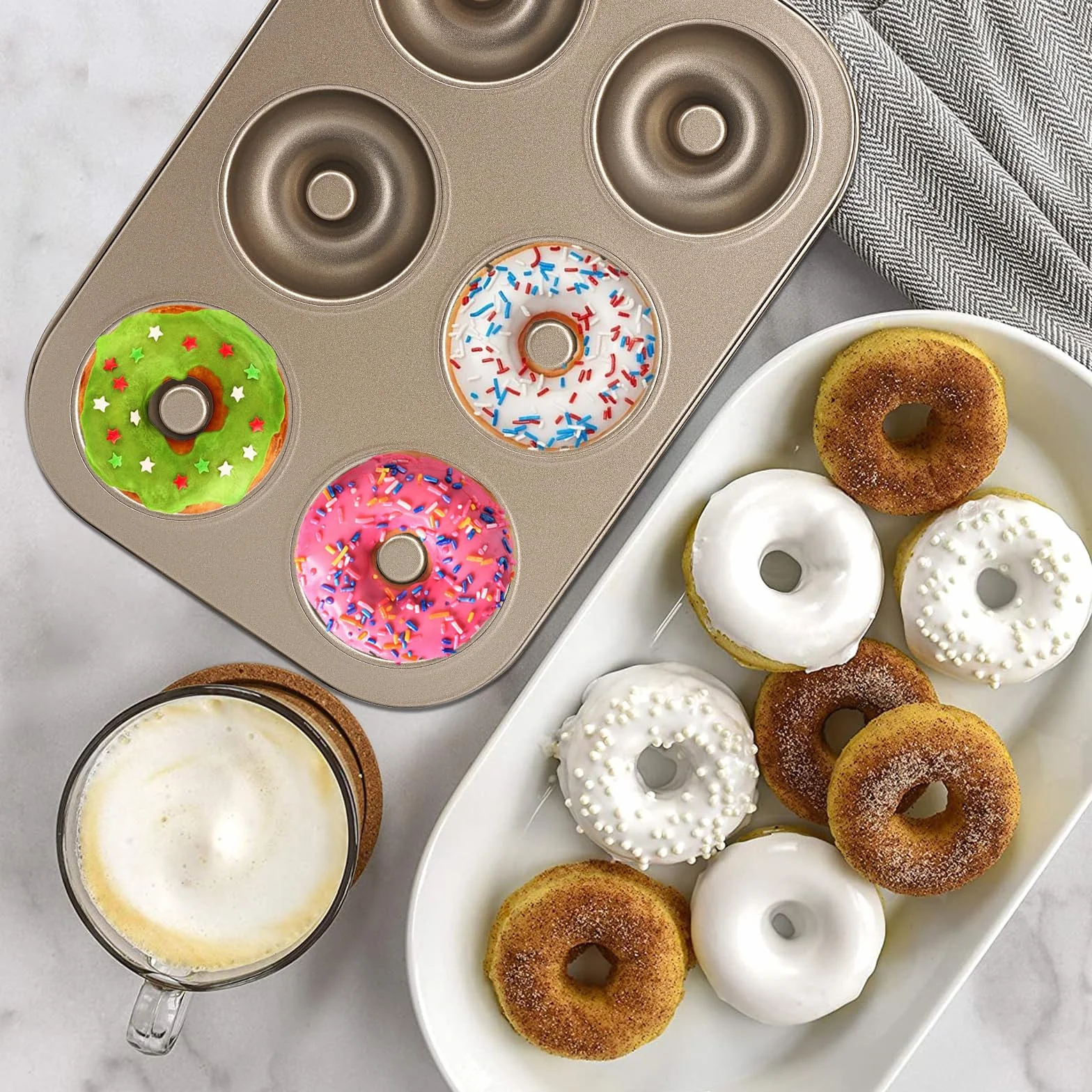 Zestaw 2 form do donutów – 6-gniazdowa forma do donutów z powłoką nieprzywierającą i odporną na wysokie temperatury idealna jako forma do ciast ciastek bajgli i muffinek (czarna + złota)